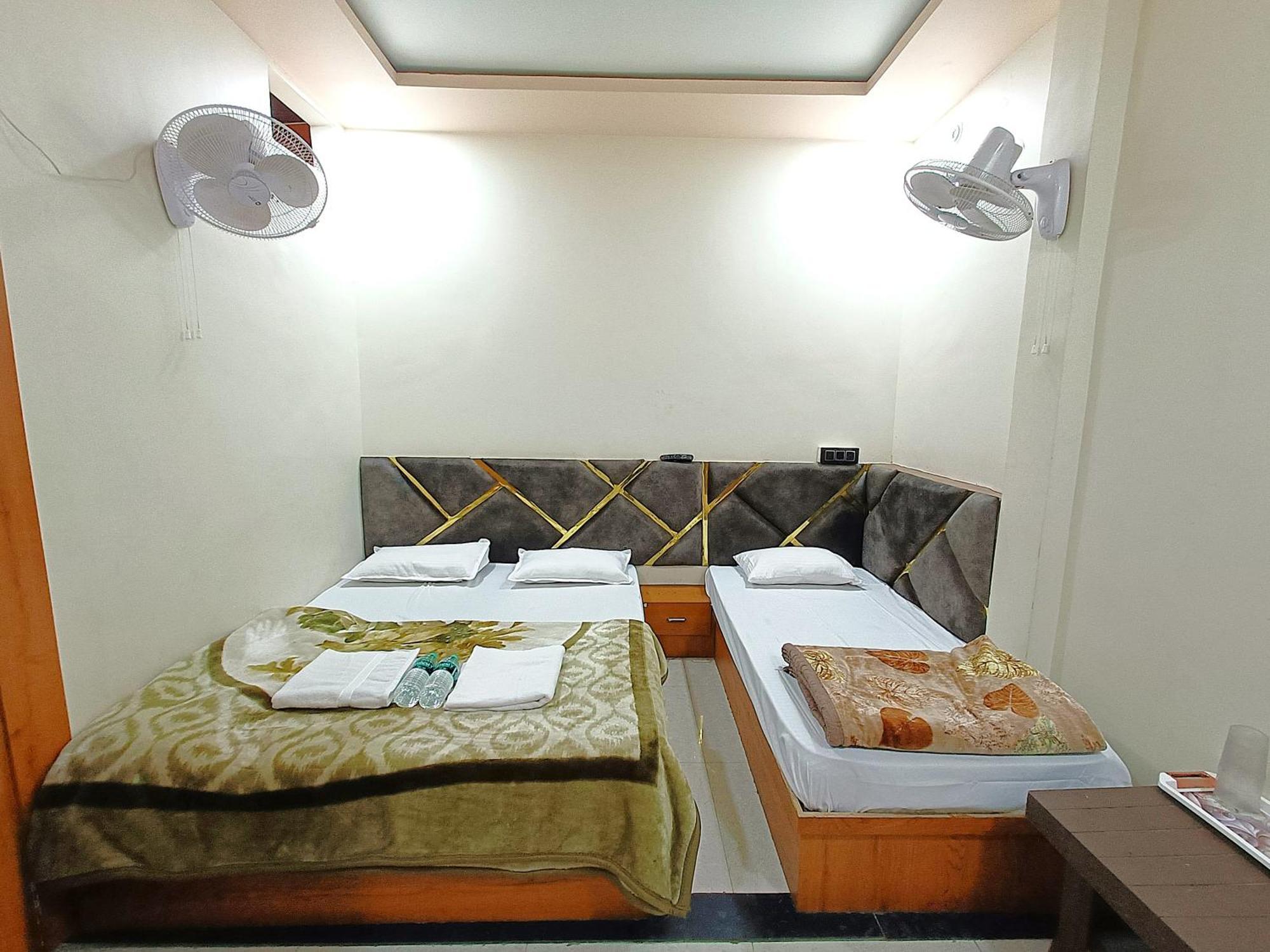 Hotel Shreem Удджайн Экстерьер фото