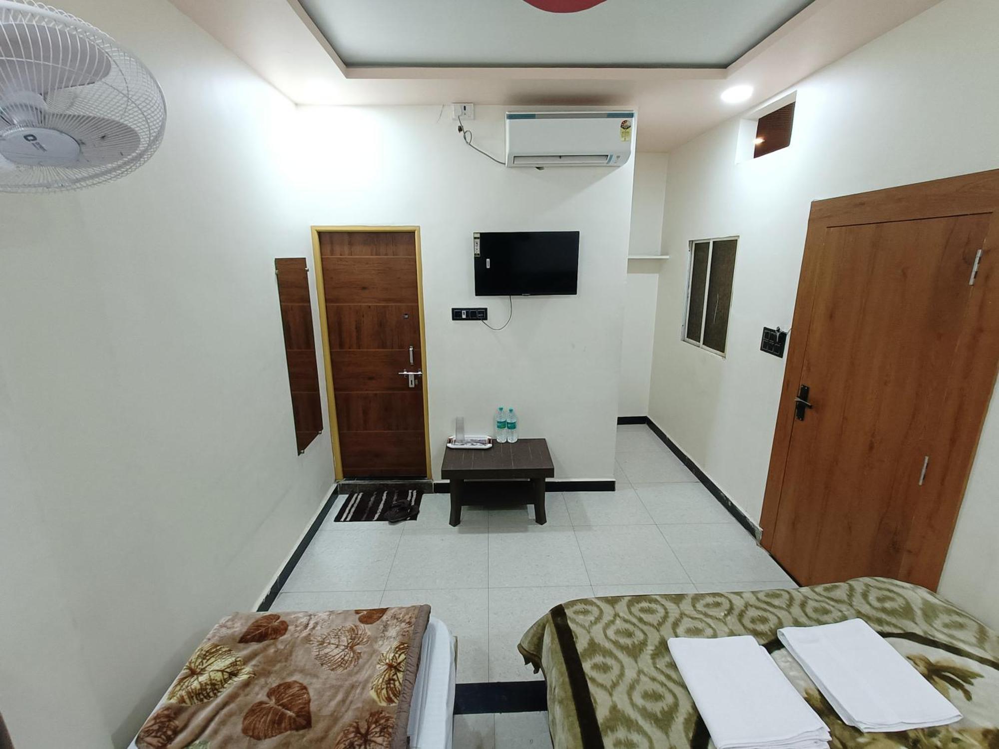 Hotel Shreem Удджайн Экстерьер фото