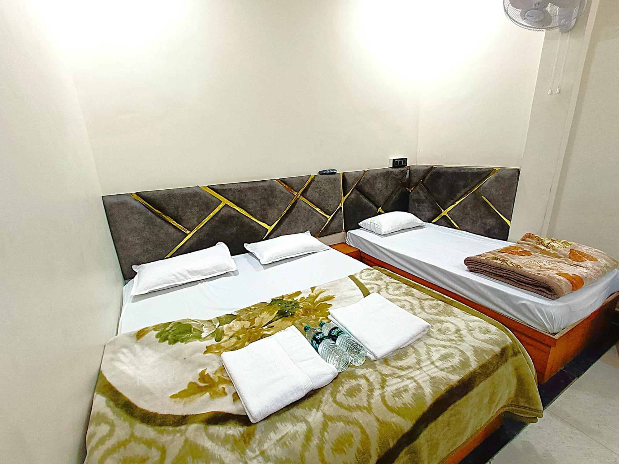 Hotel Shreem Удджайн Экстерьер фото