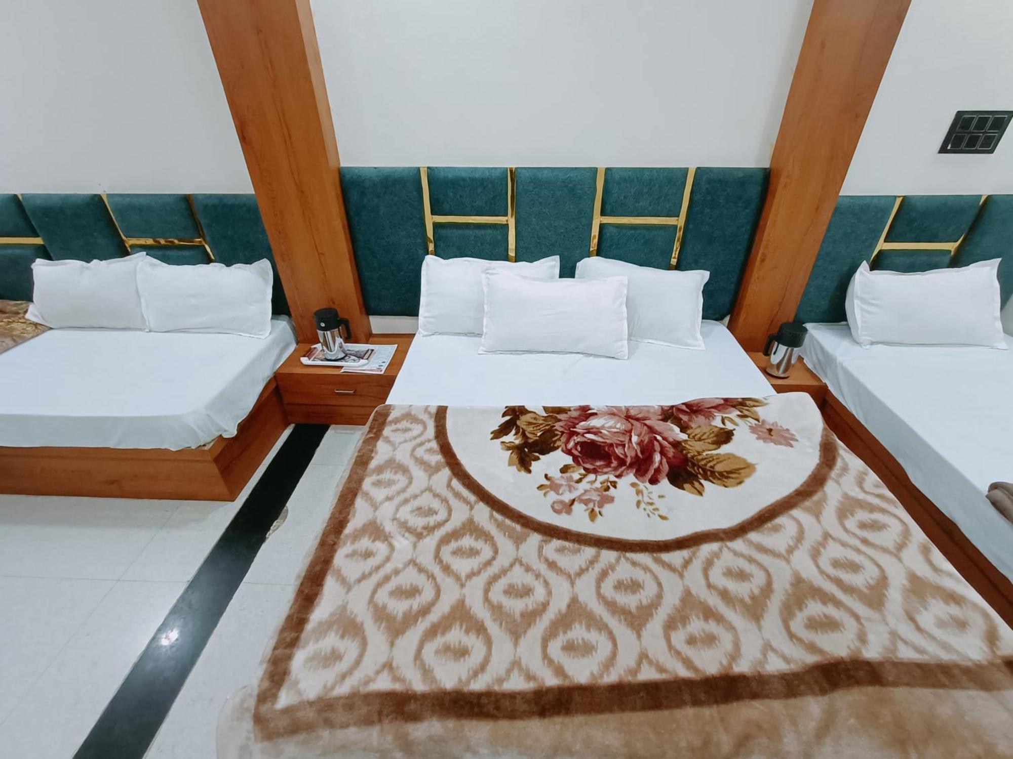 Hotel Shreem Удджайн Экстерьер фото