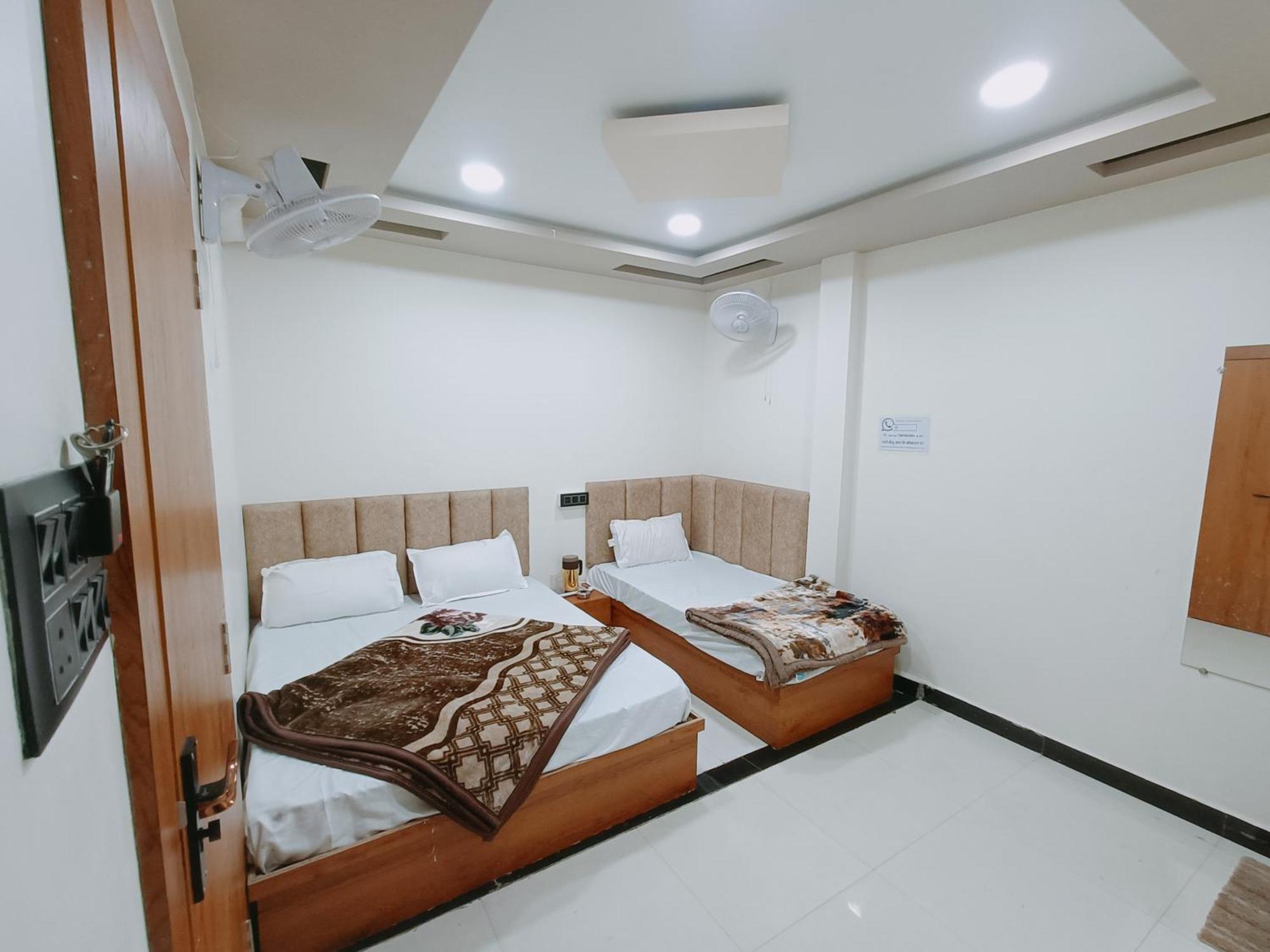 Hotel Shreem Удджайн Экстерьер фото