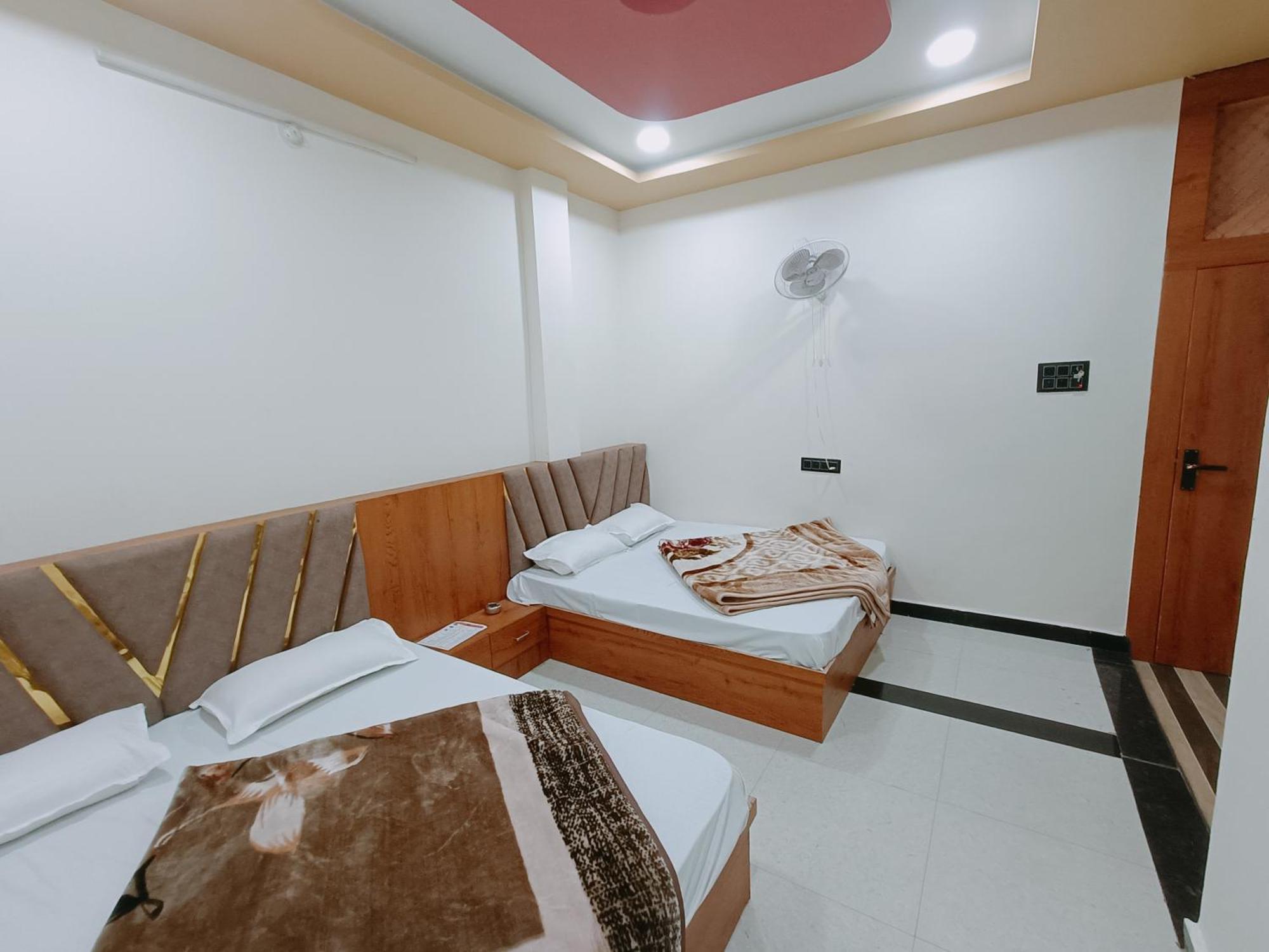 Hotel Shreem Удджайн Экстерьер фото
