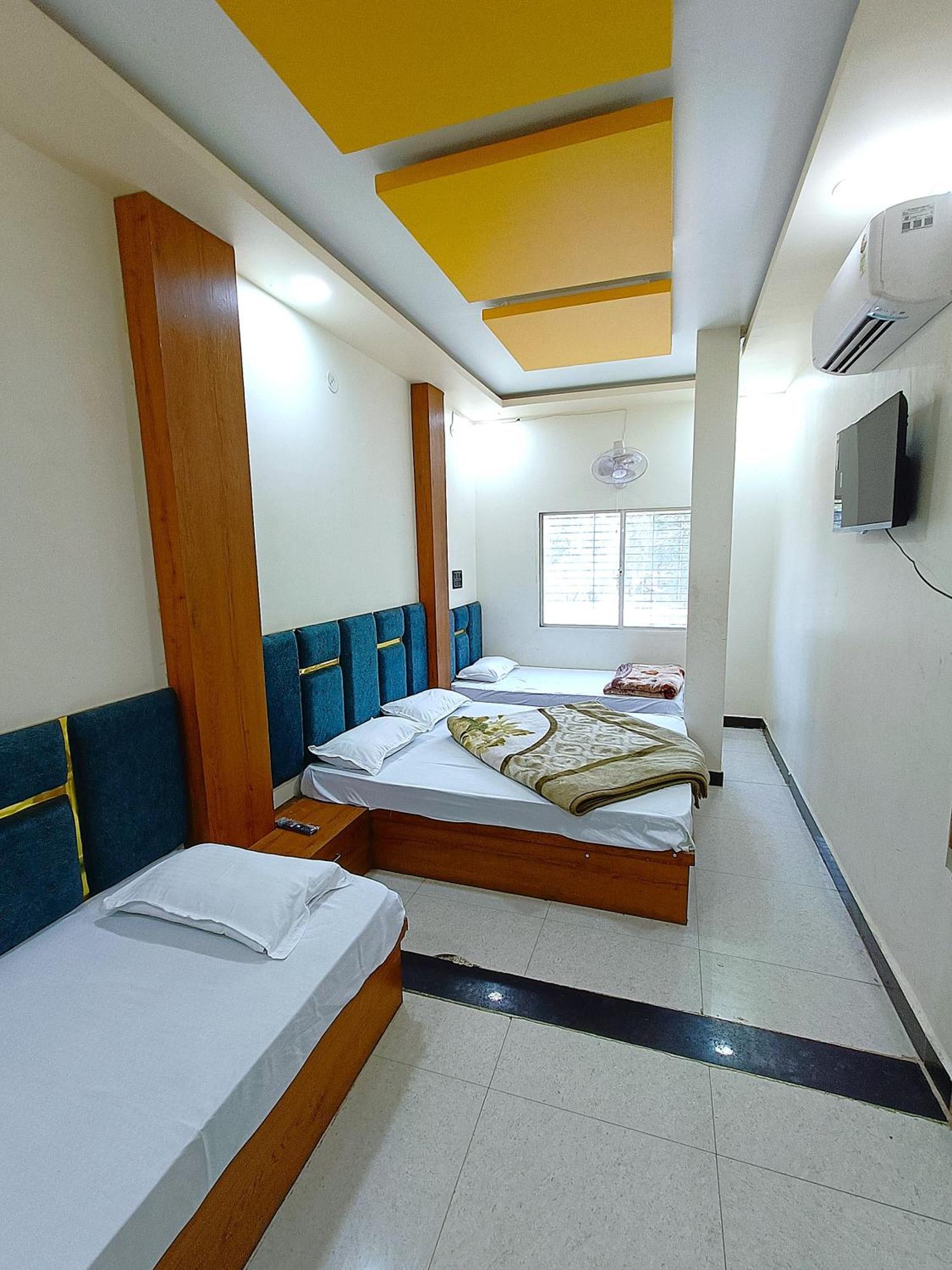 Hotel Shreem Удджайн Экстерьер фото